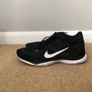 NIKE FLEX TR6